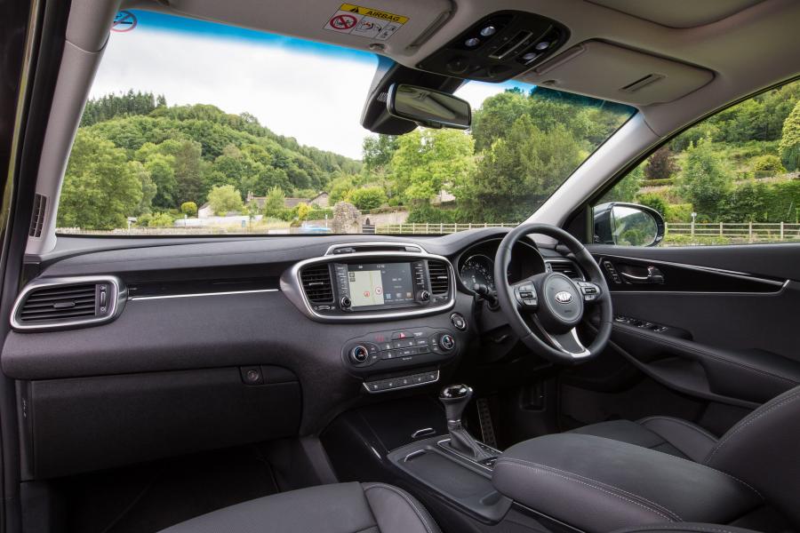 Торпедо Kia Sorento EcoDynamics (UM) 2015 года  (UK) (фото 2 из 40)